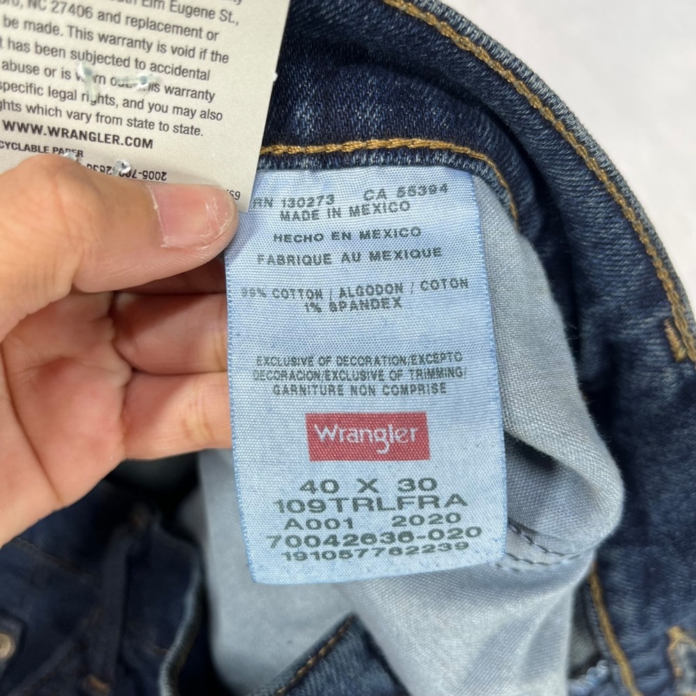 Wrangler Relaxed Fit Jeans Men's Blue Denim Pockets Classic Zip Fly 40X29 - NWT - Picture 10 of 12